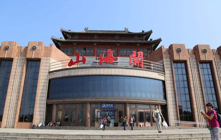 山海關高鐵站燈箱廣告