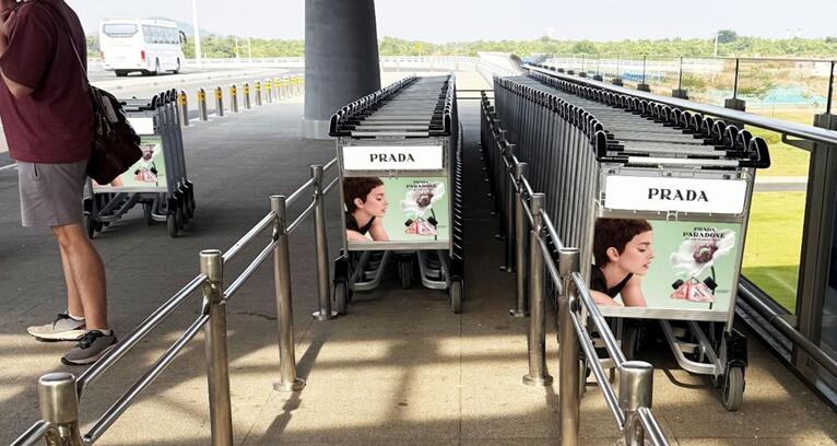 柬埔寨機場廣告